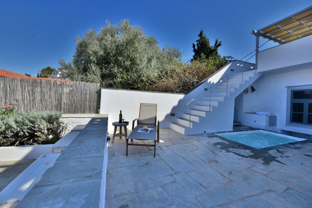 Villa Loukia Hydra  Exteriör bild