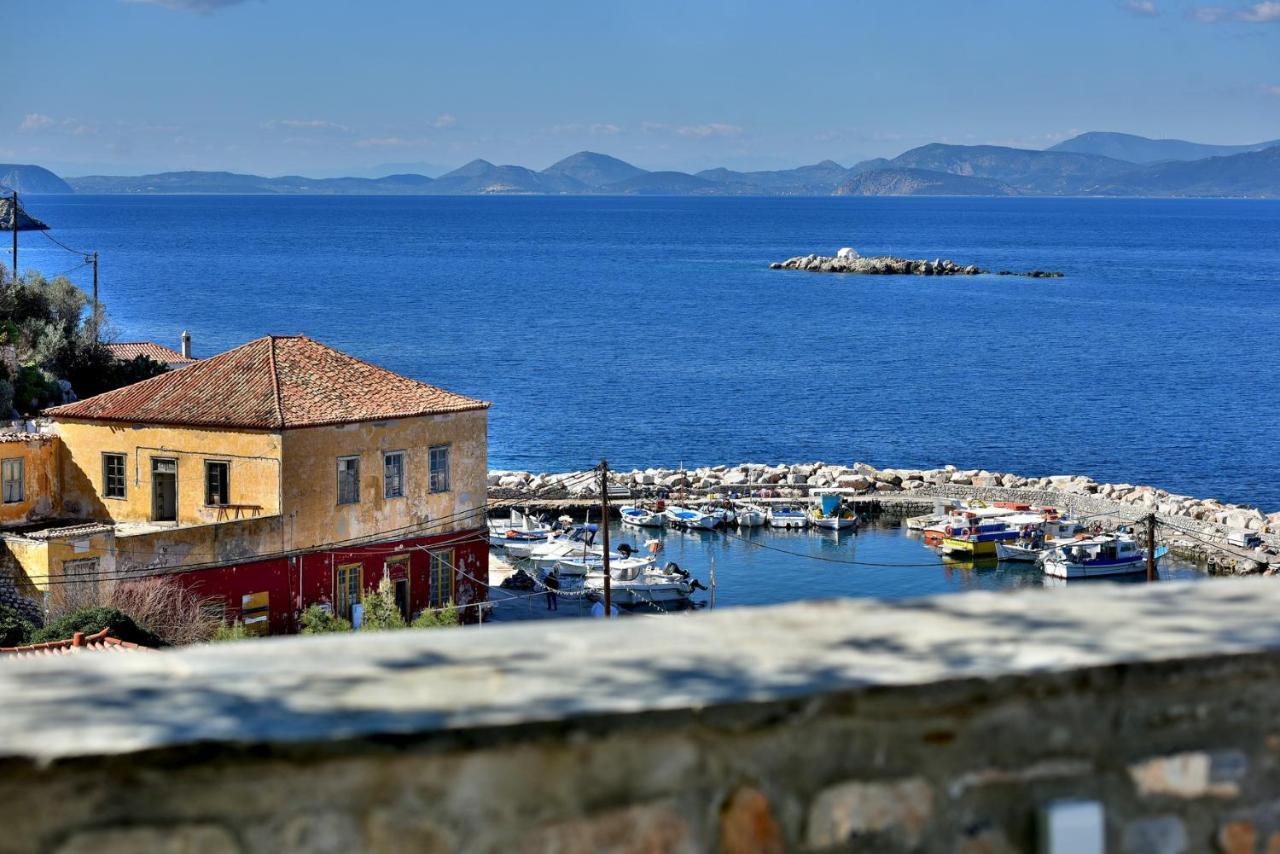 Villa Loukia Hydra  Exteriör bild