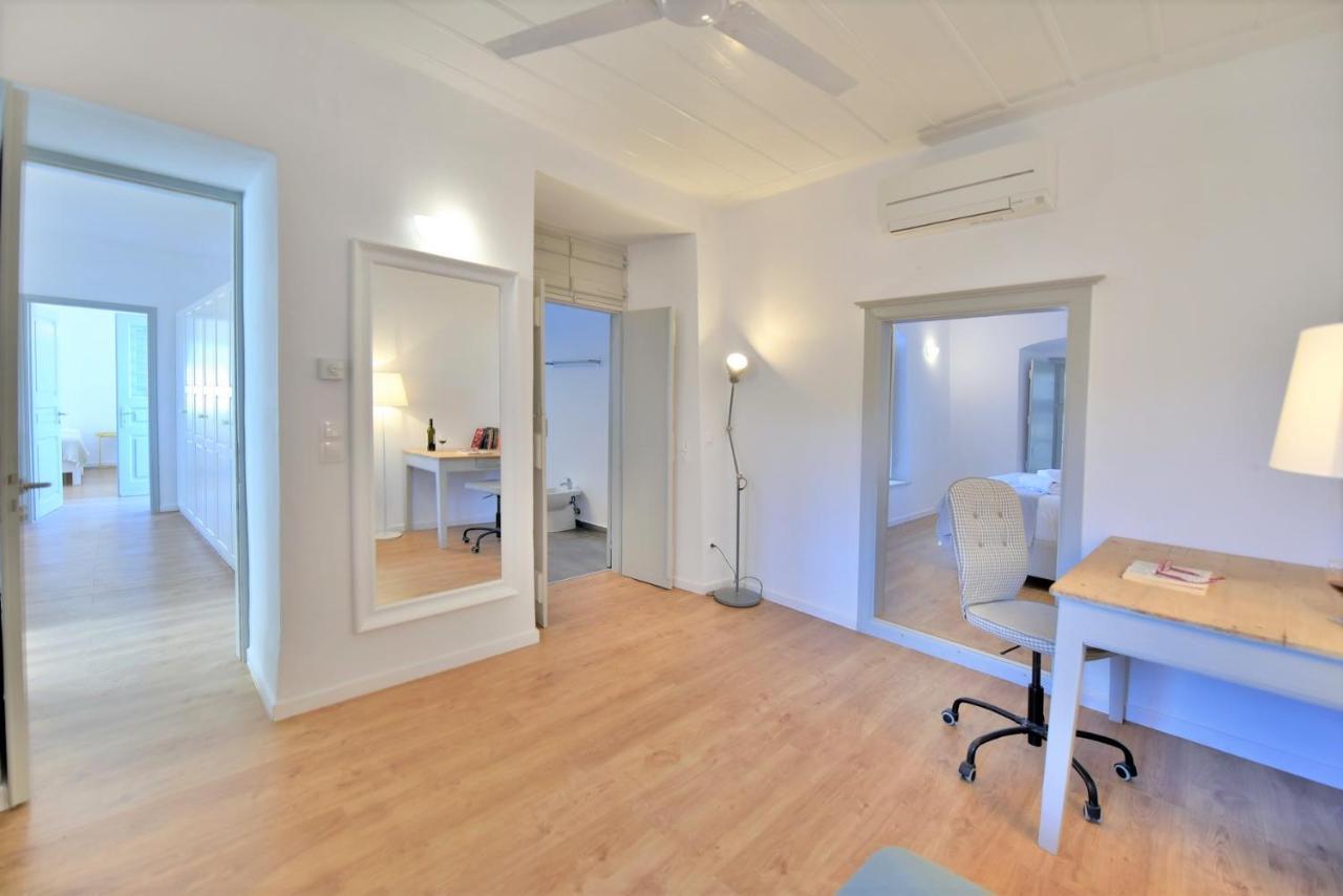 Villa Loukia Hydra  Exteriör bild